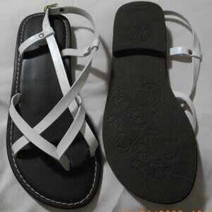 Women's/juniors white SO strappy sandals, size 7.